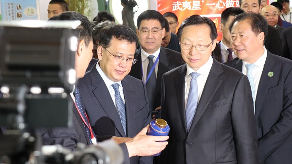 �n�L(zh��ng)�x���L(zh��ng)�P(gu��n)ע��a(ch��n)�I(y��)�l(f��)չ �������r(n��ng)���g(sh��)���Ƈ�(gu��)��ǰ��