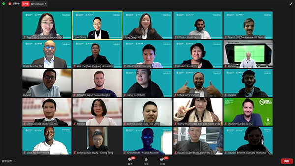 決賽參賽團(tuán)隊(duì)和評(píng)委、發(fā)言嘉賓合影留念