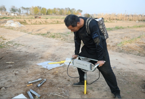 電動(dòng)原位土取土器